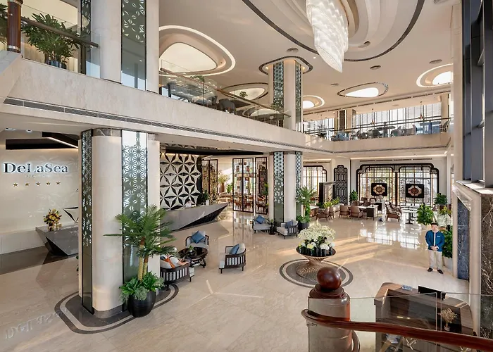 Hotel Delasea - Modern Bayview Escape 5*