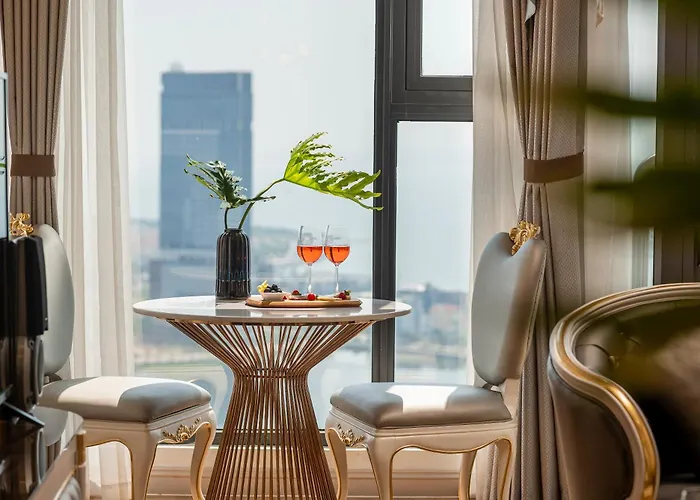 Delasea - Modern Bayview Escape Hotel Ha Long