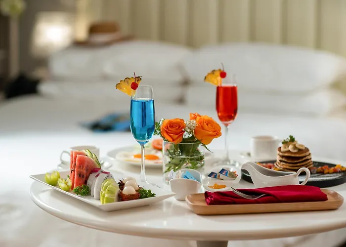 Hotel Delasea - Modern Bayview Escape Ha Long