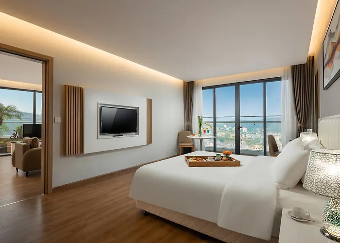 Delasea - Modern Bayview Escape Hotel