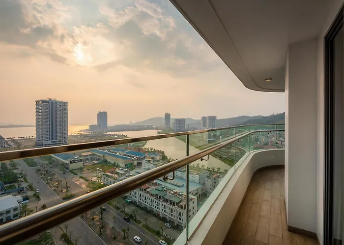 Hotel Delasea - Modern Bayview Escape 5*