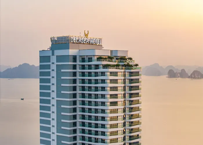 Hotel Delasea - Modern Bayview Escape