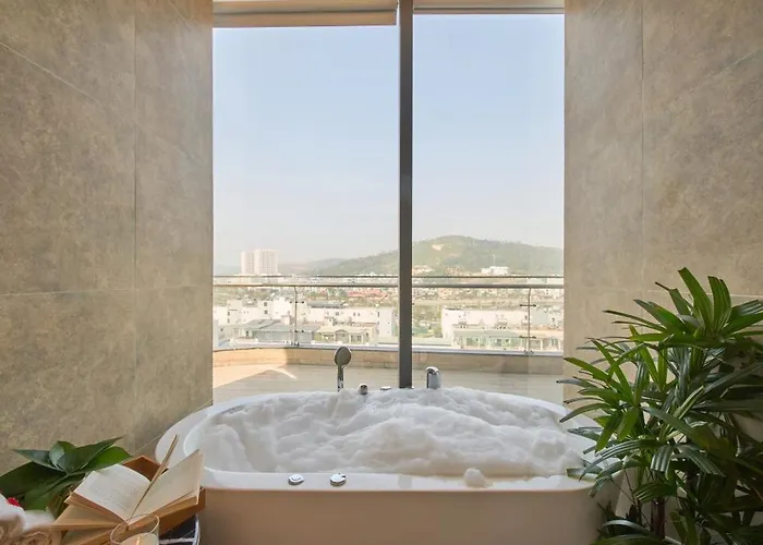 Hotel Delasea - Modern Bayview Escape