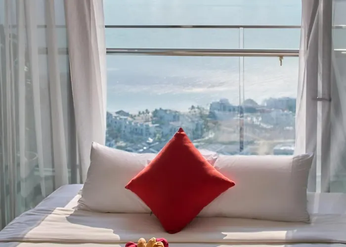 Hotel Delasea - Modern Bayview Escape 5*