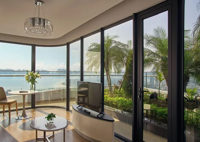 Delasea - Modern Bayview Escape Ha Long