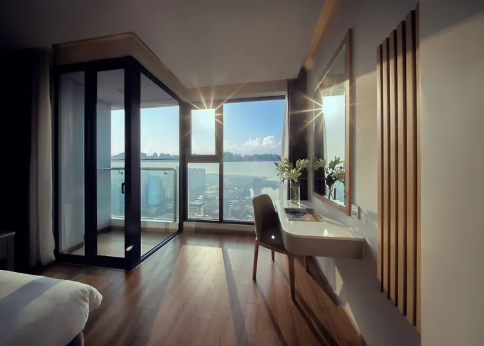 Hotel Delasea - Modern Bayview Escape